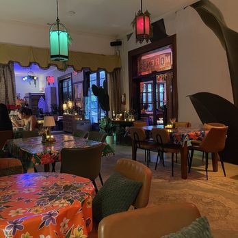 Moreno's Cuba - Main dining area - Cocktail Bars Near Me - Miami Beach, Florida
