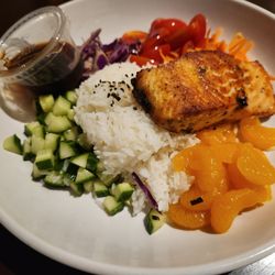 Cameo Lounge - Protein bowl with salmon