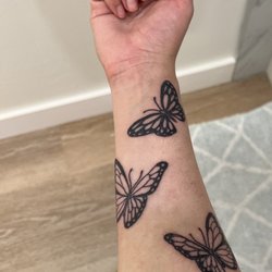Ambitious Tattoo & Piercing - Pretty good for a walk in no appointment