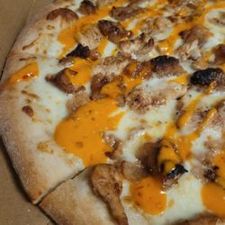 Penny's Carryout - Boom boom chicken pizza