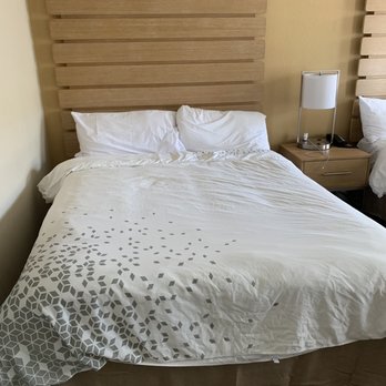Diamond Head Inn - One of the double queen beds - San Diego, CA