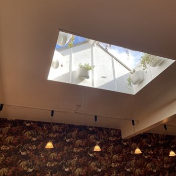 The Dutchess - Open ceiling w succulents growing - Cafes Near Me - Ojai, California