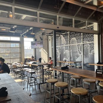 Blatt Beer & Table - Inside seating - Gastropubs Near Me - Omaha, Nebraska
