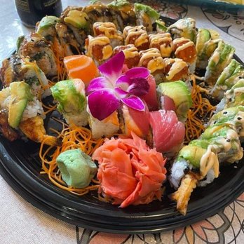 Leo’s kitchen - Mini sushi platter.  California dreaming roll Rainbow roll Tiger roll Red dragon - Sushi Bars Near Me - Chula Vista, California