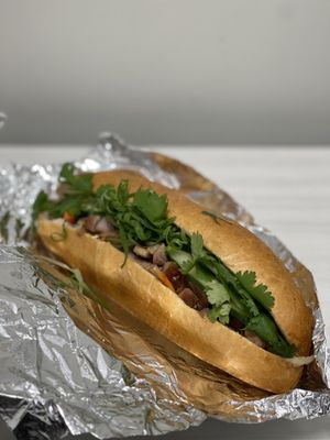 Le’s Banh Mi by null