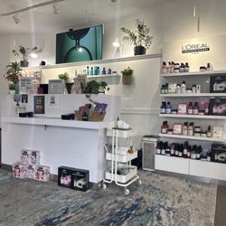 Annastasia Salon