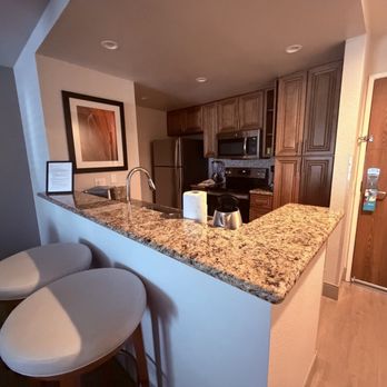 Desert Oasis - Kitchen - Resorts Near Me - Cathedral City, California