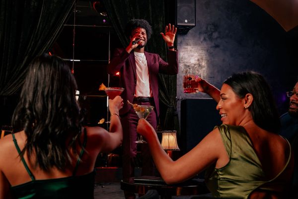 Regines Lounge by null