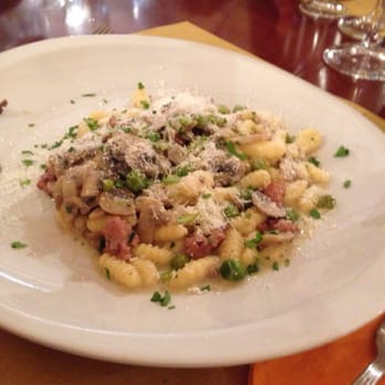 Cooking Classes in Rome - Hand made pasta with mushrooms, onions, garlic, sausage, white wine & cream. - Cooking Schools Near Me - Rome, RM