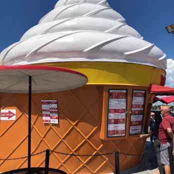 Twistee Treat - a large ice cream cone - Ice Cream & Frozen Yogurt Near Me - Tavares, Florida