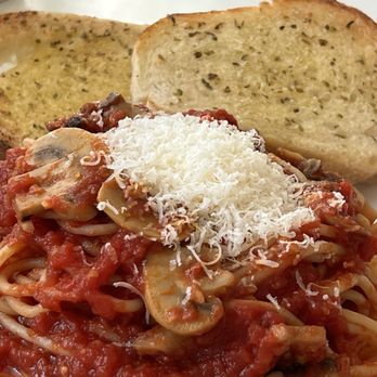 Massimo's Pizza - Mushroom pasta and garlic bread - Pizza Near Me - Huntington Beach, California Massimo's Pizza - Mushroom pasta and garlic bread - Pizza Near Me - Huntington Beach, California