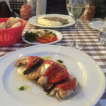 Polpo Bar & Restaurant - Pollo with Mozzarella - Italian Near Me - Prague, Puerto Rico