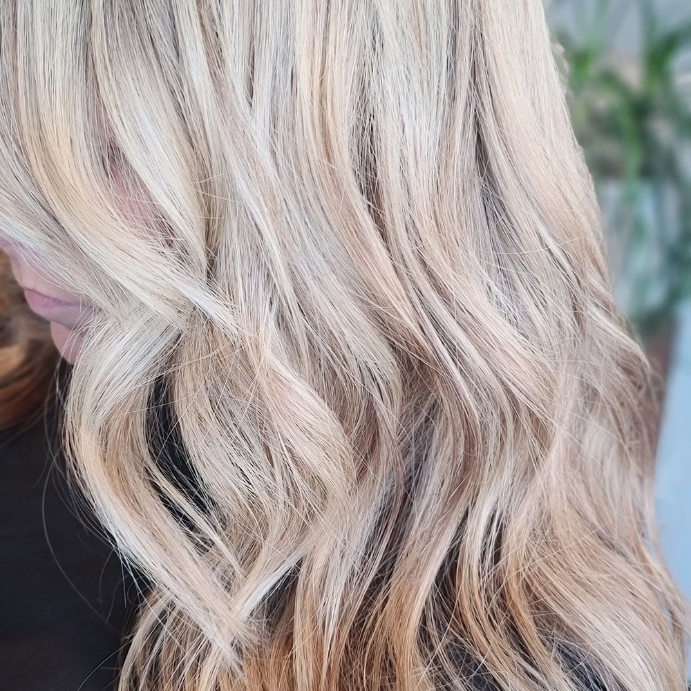 Amy Maggipinto Hair & Makeup Logo