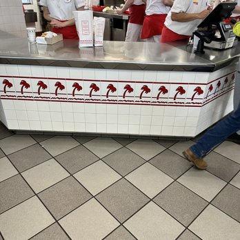 In-N-Out Burger - Inside area - Burgers Near Me - Keizer, Oregon