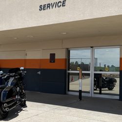 High Country Harley-Davidson - Getting my FXSLST tuned.