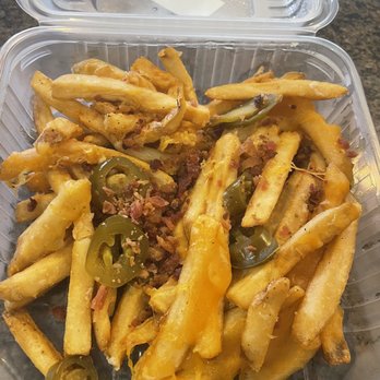 Chili's - Bars Near Me - Lake Elsinore, California