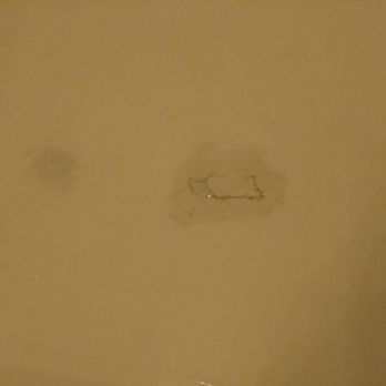 El Rancho Motel - This is the bottom of the shower that pinched into my foot - Hotels Near Me - Williams, Arizona El Rancho Motel - This is the bottom of the shower that pinched into my foot - Hotels Near Me - Williams, Arizona