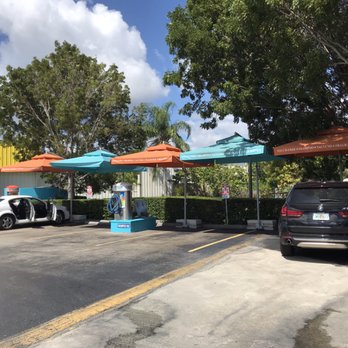 BonJour Carwash - Drying area, vacuum and shampoo - Car Wash Near Me - Stuart, Florida