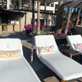 Esperanza, Auberge Collection - Pool lounge... love these pillows! - Hotels Near Me - Cabo San Lucas, BCS Esperanza, Auberge Collection - Pool lounge... love these pillows! - Hotels Near Me - Cabo San Lucas, BCS