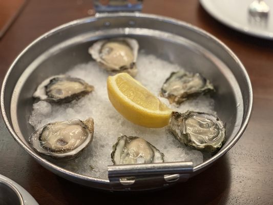 Uncle's Fish Market Bar & Grill - Pearlridge by null