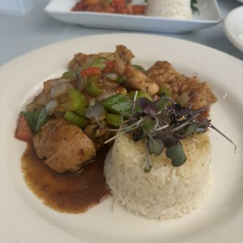 CF Food Kitchen - Lemongrass Chicken - New American Near Me - Granada Hills, California CF Food Kitchen - Lemongrass Chicken - New American Near Me - Granada Hills, California