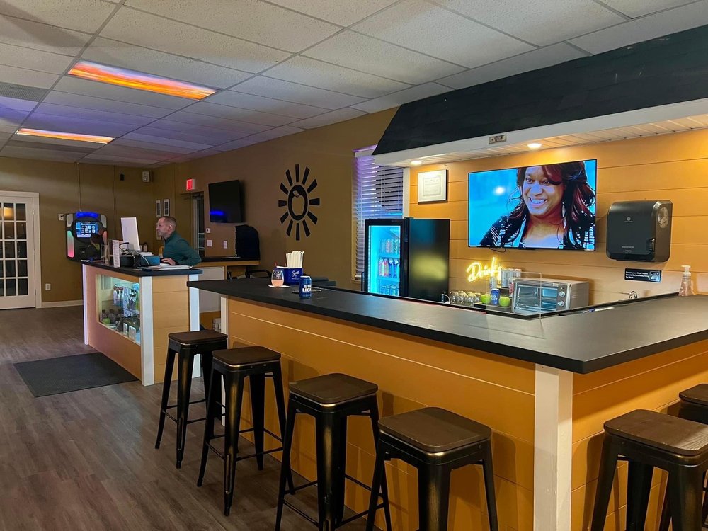 BAD APPLE BRONZING BAR Updated September 2024 300 Arsenal St