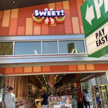 Sweet - Front entrance - Candy Stores Near Me - Gatlinburg, Tennessee
