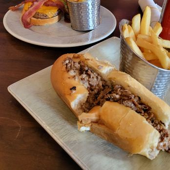 Klondike Kate's - Burger and Cheesesteak - Bars Near Me - Newark, Delaware