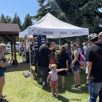 Montana Devil Dawgs - Big line ordering food. - Hot Dogs Near Me - Kalispell, Montana