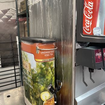 Carl's Jr - Fast Food Near Me - Elk Grove, California