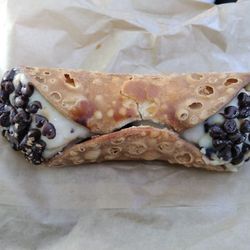 Milda's Corner Market - Cannoli