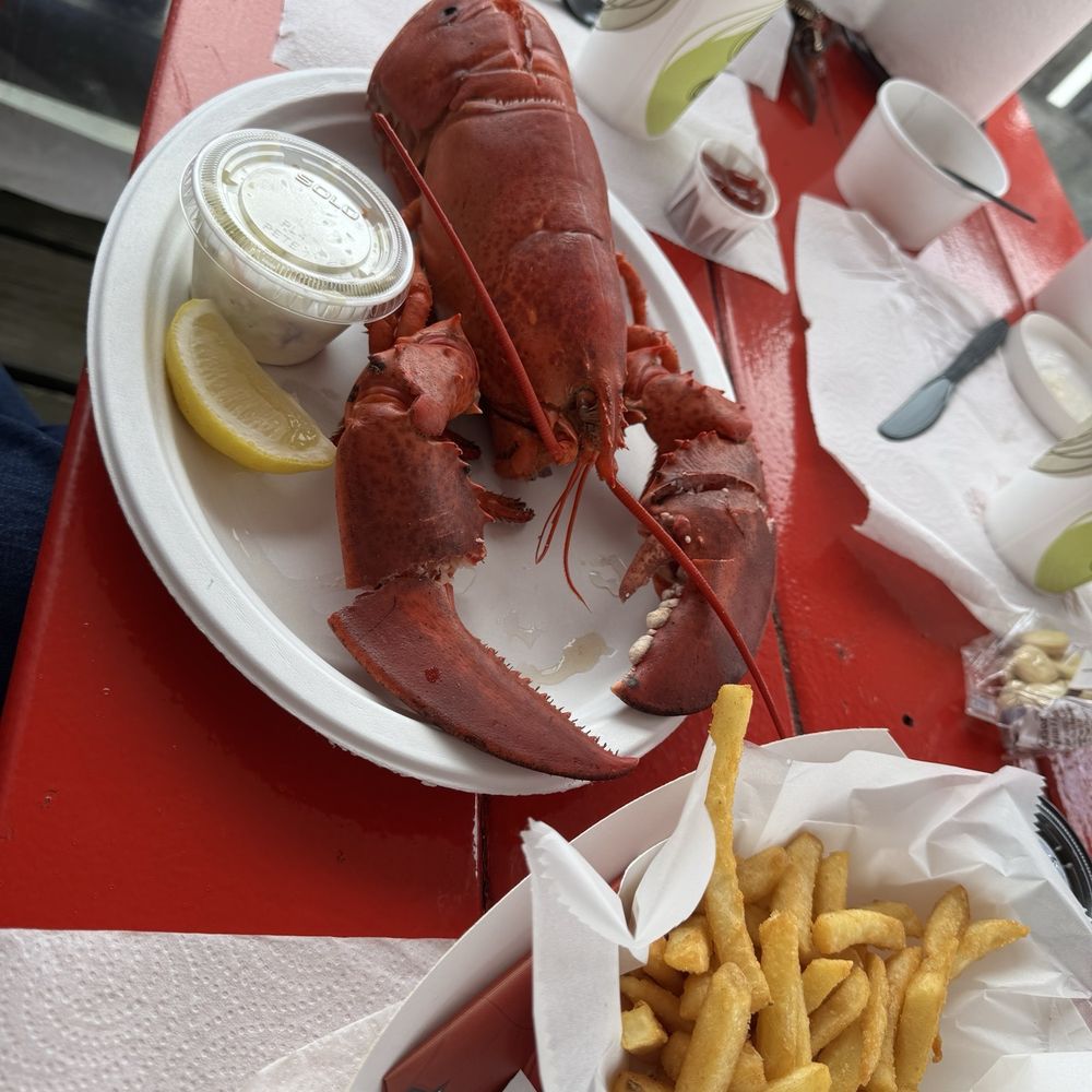 Cape Pier Chowder House - Lobster dinner - Seafood Near Me - Kennebunkport, Maine Cape Pier Chowder House - Lobster dinner - Seafood Near Me - Kennebunkport, Maine