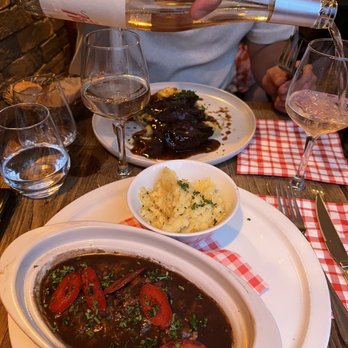 Chez Toinette - Bouef bourguignon (bottom, beef stew) duck with mashed potatoes (top) - French Near Me - Paris, 75 Chez Toinette - Bouef bourguignon (bottom, beef stew) duck with mashed potatoes (top) - French Near Me - Paris, 75