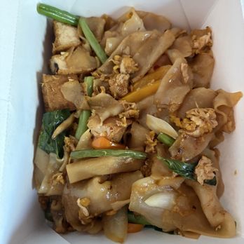 Lucky Thai Food Cart - Pad kee mao with tofu, gluten-free - Thai Near Me - Eugene, Oregon Lucky Thai Food Cart - Pad kee mao with tofu, gluten-free - Thai Near Me - Eugene, Oregon