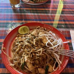 Chicken Pad Thai Chicken Pad Thai