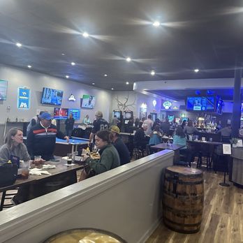 Brew & Barrel Tavern - Inside - American Near Me - Jacksonville, Florida