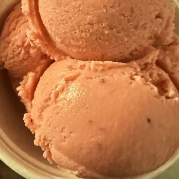 Bo's Ice Cream - Strawberry ice cream - Ice Cream & Frozen Yogurt Near Me - Tampa, Florida Bo's Ice Cream - Strawberry ice cream - Ice Cream & Frozen Yogurt Near Me - Tampa, Florida