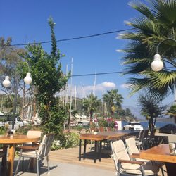 Raca Kitchen & Bar