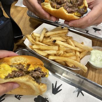 Star Burger - Burgers Near Me - Miami, Florida Star Burger - Burgers Near Me - Miami, Florida