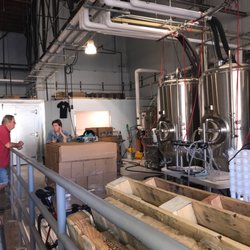 Giant Jones Brewing Company - The brewmaster being chatted up!