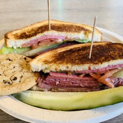 Davis Bakery & Delicatessen - Joe 's Italiano