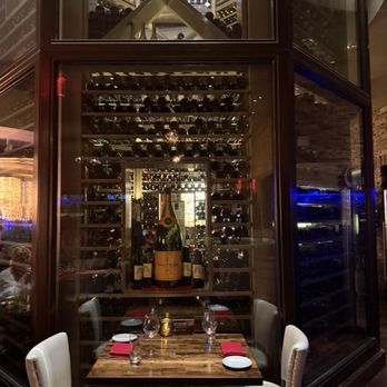 David Burke Prime - Wine tower - Steakhouses Near Me - Mashantucket, Connecticut