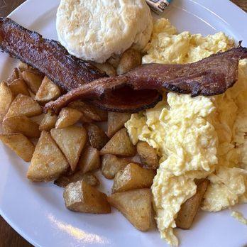 Kihei Caffe Lahaina - Number one classic breakfast - Breakfast & Brunch Near Me - Lahaina, Hawaii