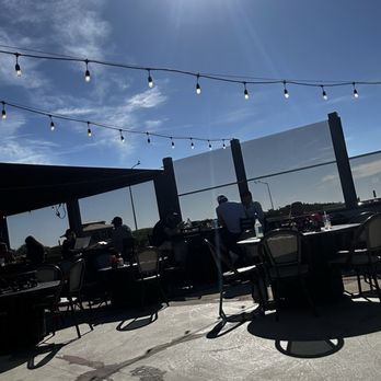 Fin's Seafood Restaurant - Outdoor patio area - Seafood Near Me - Grover Beach, California