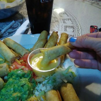 Arturo's Mexican Restaurant - Trying the flautitas tonight. Pretty good, pretty, pretty good. - Mexican Near Me - Irving, Texas