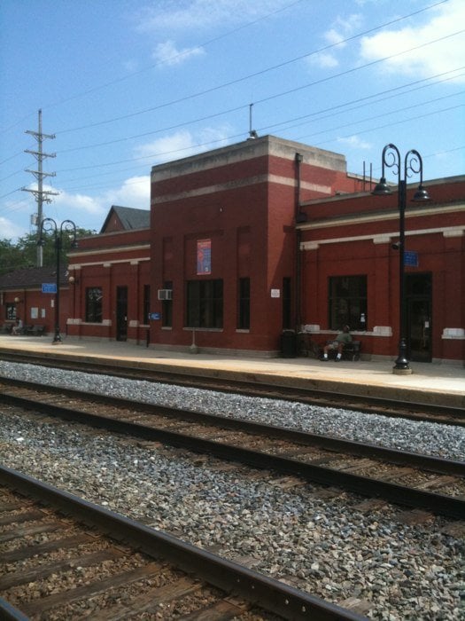 Metra Train Station Belmont Train Stations 5000 Belmont Rd