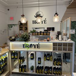 Broyé Cafe & Bakery - Coffee station~