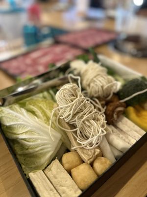 Mumu Hot Pot by null