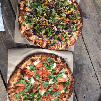 Dizzy Pies - Pizza Near Me - Montgomery, Texas