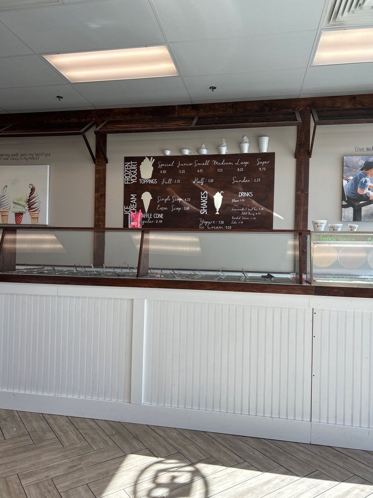 Jon & Bon’s Yogurt Shoppe Logo